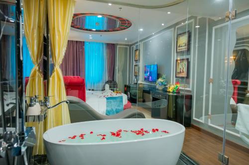 Lotus Aroma Hotel - 화장실