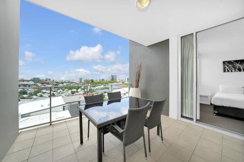 One-Bedroom Apartment image 10