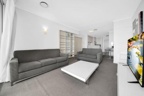 One-Bedroom Apartment image 8