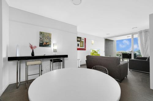 One-Bedroom Apartment image 7