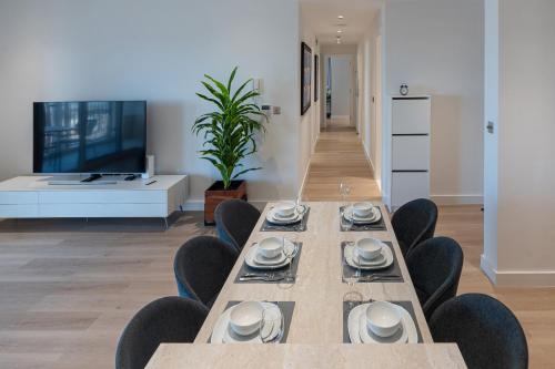 Allsopp & Allsopp - 3-Bedroom Apartment in Al Andalus Tower F Cadiz JGE - image 6