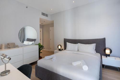 Allsopp & Allsopp - 3-Bedroom Apartment in Al Andalus Tower F Cadiz JGE - image 9