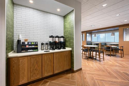 Fairfield by Marriott Inn & Suites Orlando at Millenia - main image
