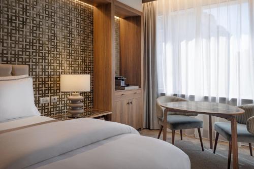 613003467 The Westin Madrid Cuzco