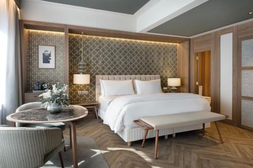 613003493 The Westin Madrid Cuzco