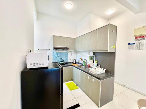 SE 1-10Pax Puchong 2Room 5Bed Sky Pod IOI Mall LRT
