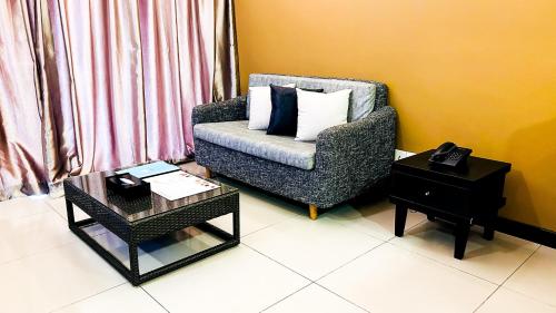 Studio Apartment image 2