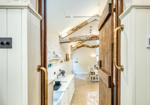 The Cider Barn - Gorgeous Rural Escape Near Bath!, Бат (фото 8)
