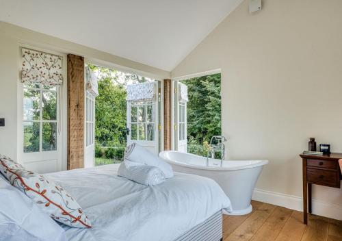 The Cider Barn - Gorgeous Rural Escape Near Bath! in Priston Village