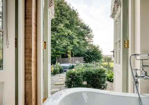 The Cider Barn - Gorgeous Rural Escape Near Bath! in Priston Village