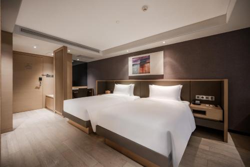 Superior Twin Room image 4