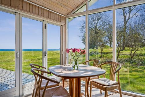 ทัศนียภาพภายนอกโรงแรม, Well-Maintained Holiday Home With Sea View Close To Ebeltoft in เอลเซการ์เดอ