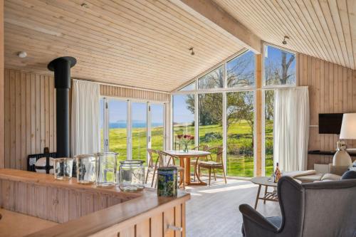 ทัศนียภาพภายนอกโรงแรม, Well-Maintained Holiday Home With Sea View Close To Ebeltoft in เอลเซการ์เดอ
