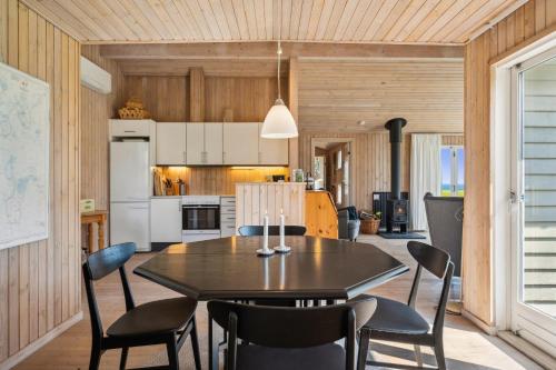 ทัศนียภาพภายนอกโรงแรม, Well-Maintained Holiday Home With Sea View Close To Ebeltoft in เอลเซการ์เดอ