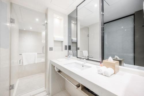 Superior Twin Room image 1