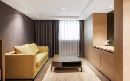 Superior Twin Room image 2