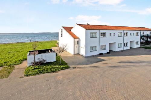 Two-Bedroom Holiday Home image 4