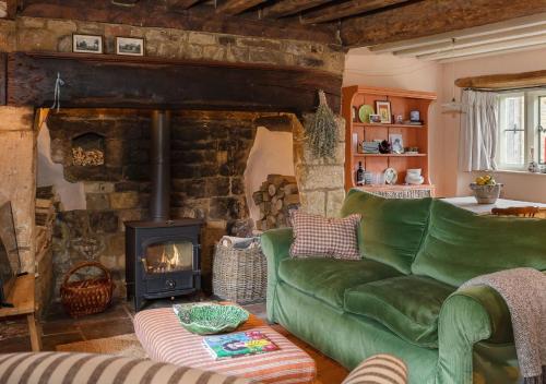 Charming 2BD Cottage in the Heart of Kingham! in 金厄姆