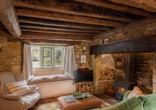 Charming 2BD Cottage in the Heart of Kingham! in 金厄姆