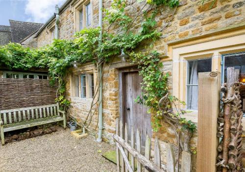 外部景觀, Charming 2BD Cottage in the Heart of Kingham! in 金厄姆