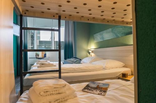 Quad room