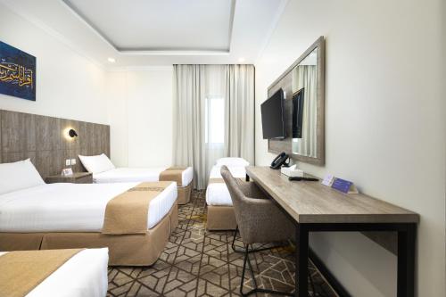 Quadruple Room image 4