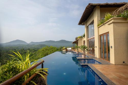 Master Bedroom with Jacuzzi in a Villa hosted by Masaya Stays