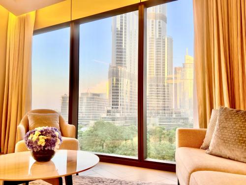 Luxe Address Opera 2BR Burj Khalifa View, Dubai (Foto 3)