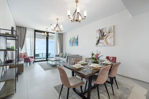 Daniels 3BR plus Maids Room in Address JBR Dubai Eye View