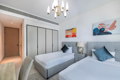 Daniels 3BR plus Maids Room in Address JBR Dubai Eye View