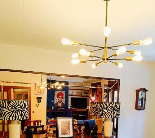 Fasiliti, Cal Jan HUT6-8208 in Aixovall