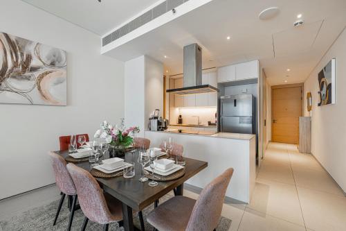 Daniels 3BR plus Maids Room in Address JBR Dubai Eye View