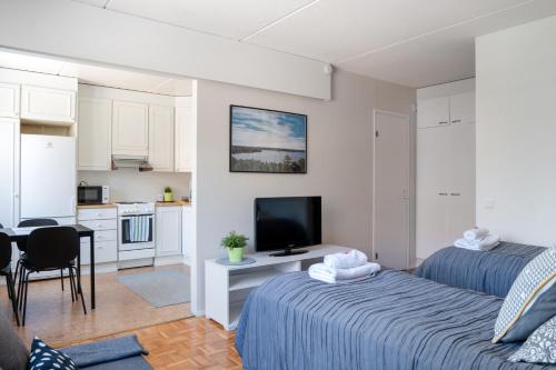 2 twin beds, 1 sofa bed