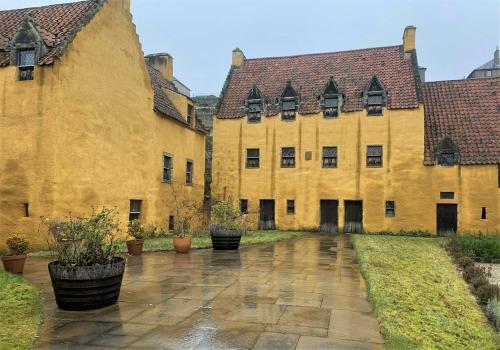 Цікаві місця поруч, Saorsa House Culross in Culross