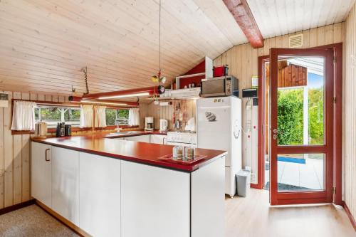 ทัศนียภาพภายนอกโรงแรม, Cozy Older House With A Fenced Garden, Within Walking Distance To The Beach in หาดอัวร์