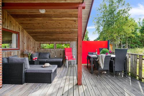 ทัศนียภาพภายนอกโรงแรม, Cozy Older House With A Fenced Garden, Within Walking Distance To The Beach in หาดอัวร์