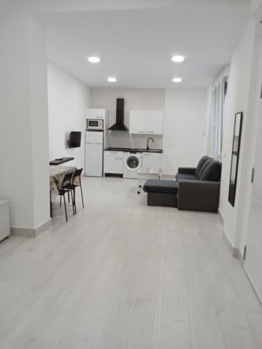 One-Bedroom Apartment image 2