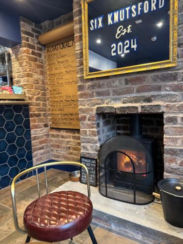 The Silk Rooms, at The Freemasons Inn in 納茨福德