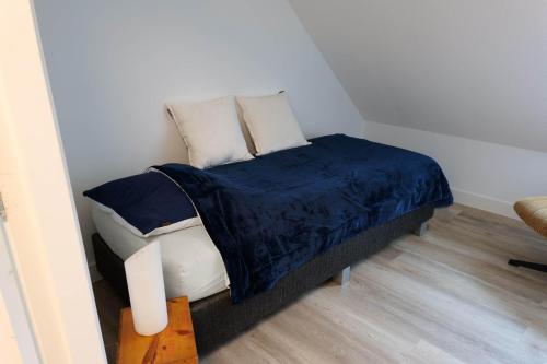 1 twin bed