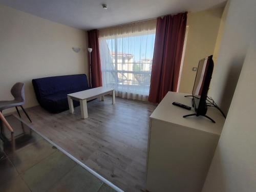 One-Bedroom Apartment image 10