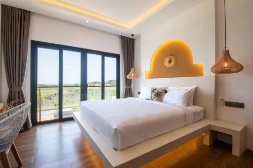 Kamalie Bali Villa 4 elegant rooms, rice Fields ,Ocean , Pool, jacuzzi, Rooftop and Staff to take ca in تانه لوت