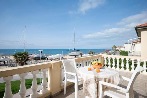 Villa Liberty with Private Beach 2