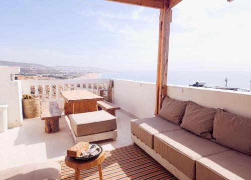 타가주 Tazuri Surf House 2성급 호텔 로비