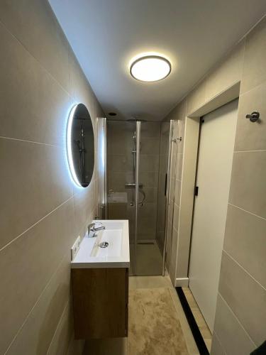 Badkamer, Joysea Appartments in Zandvoort