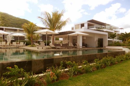 Latitude Sea Front Luxury Apartment