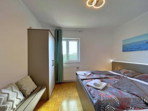 Apartment image 6