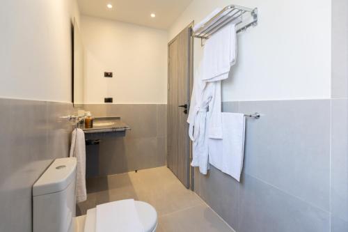 Seven Stays Zayed Room Type - Standard King Room