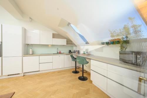 Vienna Rooftop Haven 120m 3BR Terrace City Views! - image 14