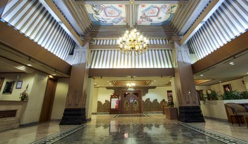Lobby, Sahid Jaya Solo Hotel near Balapan Train Station