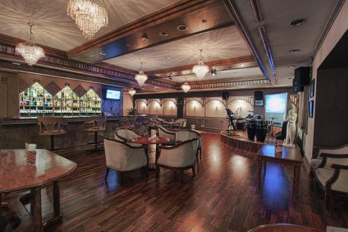 Bar/lounge, Sahid Jaya Solo Hotel near Balapan Train Station